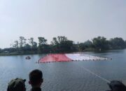 Meriahkan HUT RI ke 80, FPTS Gelar Pembentangan Bendera Merah Putih Raksasa di Setu Gintung Meriahkan HUT RI ke 80, FPTS Gelar Pembentangan Bendera Merah Putih Raksasa di Setu Gintung