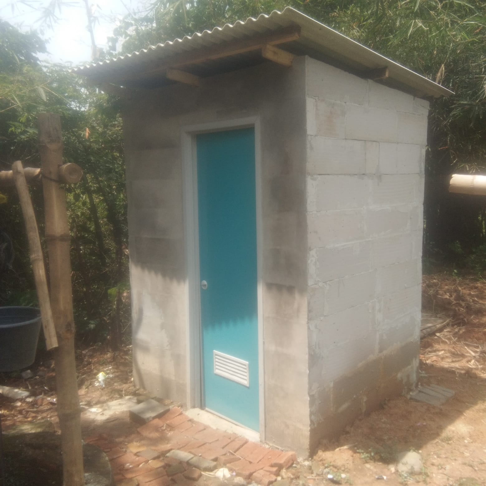 Dinas Kesehatan Kabupaten Bekasi Melalui KKM Desa Wibawamulya Salurkan Bantuan MCK Sebanyak 15 Unit