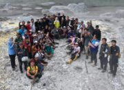 Bupati Lebong Pimpin Ekspedisi Wisata Alam Telaga 7 Warna di Rimbo Penghadang Bupati Lebong Pimpin Ekspedisi Wisata Alam Telaga 7 Warna di Rimbo Penghadang