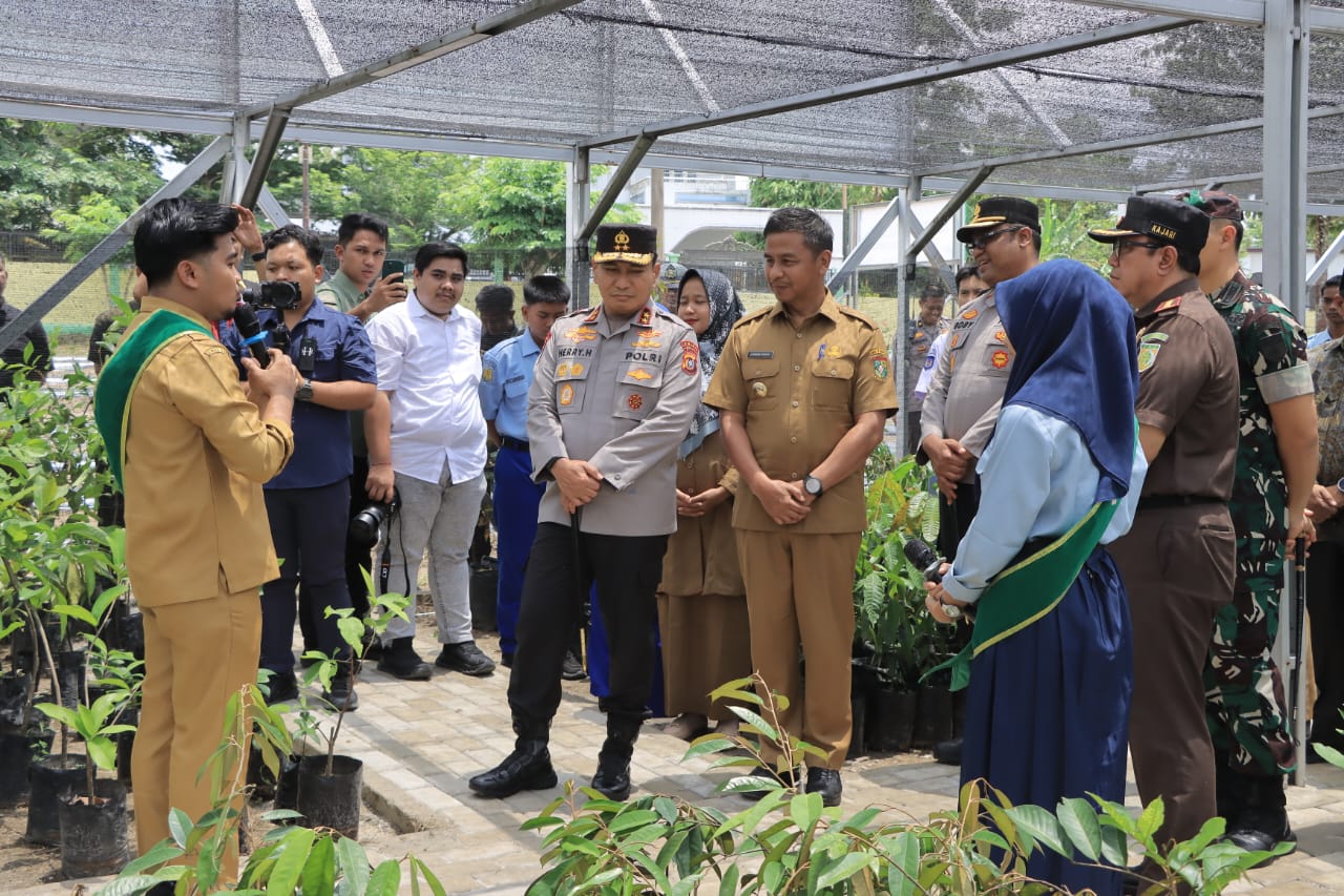 Kapolda Riau Resmikan Bank Pohon Polres Kampar, Ini Penting Untuk Anak Cucu Kita