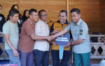 Khusus Medan Ekstrem, Bupati Kampar Serahkan 4 Unit Mobil Ambulans di Kecamatan Kampar Kiri Hulu