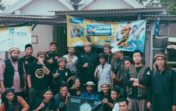 Laskar Gempa Bekasi Raya dan Ormas BPPKB Banten Memberikan Bantuan Sembako dan Makanan Siap Saji untuk Korban Banjir di Kp. Bendung