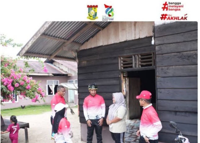 Sambut Ramadhan Bersama Komunitas Sepeda Kampar, Bupati dan Wakil Bupati Kampar Salurkan Bantuan Beras dan Sembako