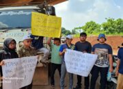 Tuntut Ganti Rugi, Warga Hentikan Truk Proyek Tol Japek II Selatan