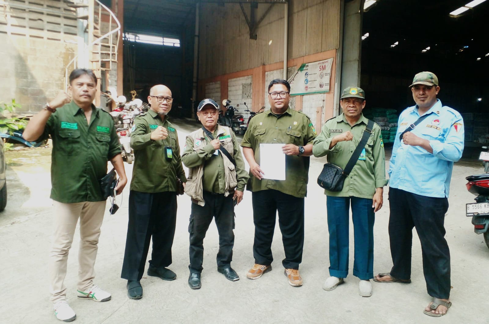 Diduga Buang Limbah Sembarangan LPLHK Akan Laporkan Produsen Kancing