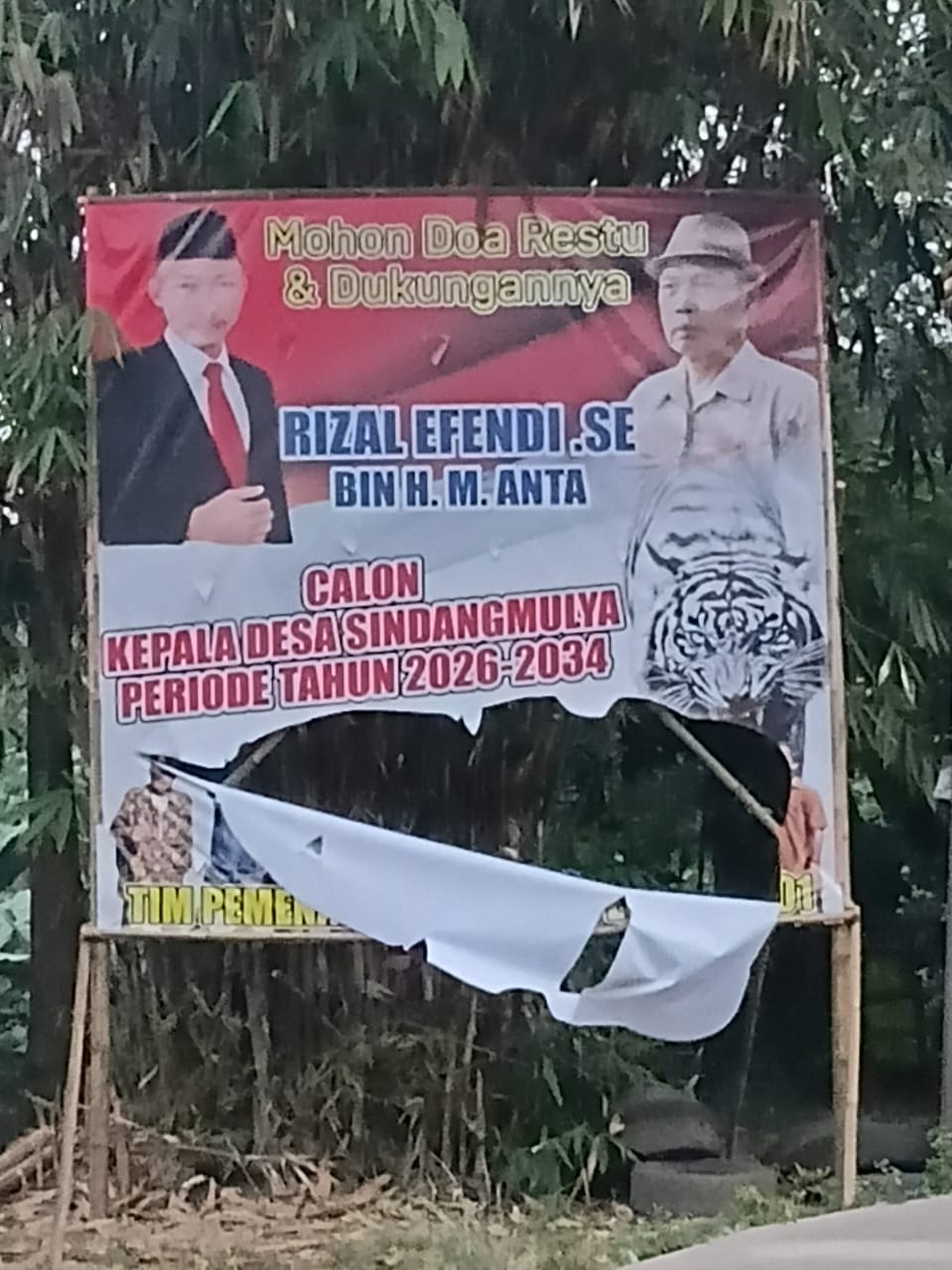 Baliho Rizal Ependi S.E., Dirusak Oleh Orang Tidak Bertanggung Jawab, Warga: Ini Mencederai Proses Demokrasi yang Sehat dan Damai